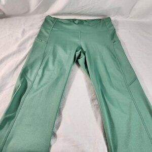 Yelete Active Womens Athletic Cropped Leggings Size Medium Green Yoga Activewear